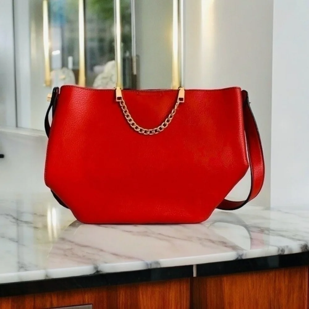 Red Vegan Leather Tote Handbag Womens Shoulder Bag Lightweight Midi Satchel NWOT - Picture 1 of 3